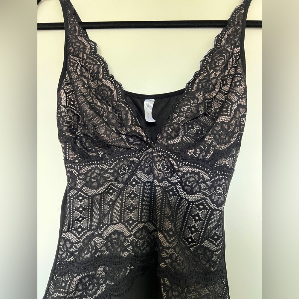 Lace bodysuit - Picture 2 of 4